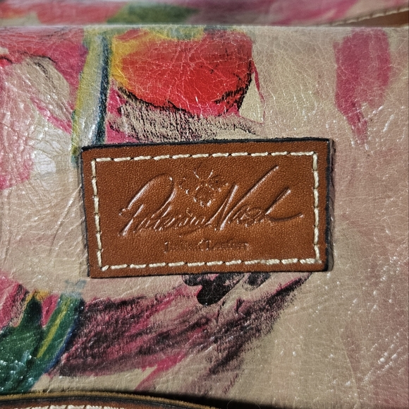 Patricia Nash Milano Weekender Bag - Picture 3 of 16